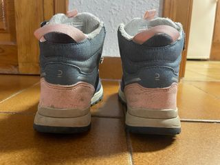 Botas montaña niña T.29 waterproof