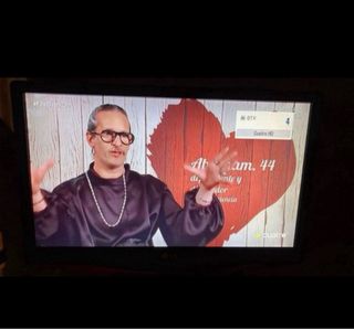 TV LG 22" - Roja y Negra