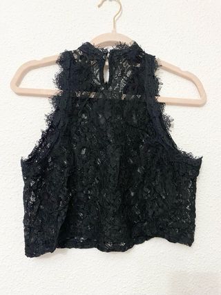 Crop top encaje negro