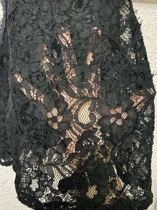 Crop top encaje negro