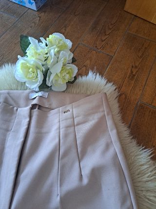 Pantalón recto beige cintura alta