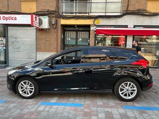 Ford Focus 2016 llamar al numero 685 345 464 