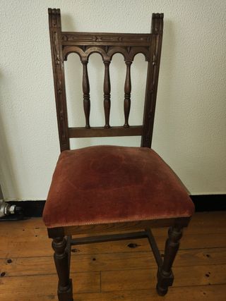 Comedor antiguo tallado