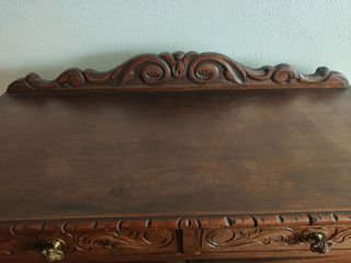 Comedor antiguo tallado