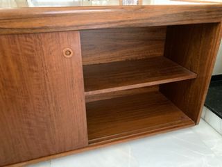 Mueble bajo madera vintage