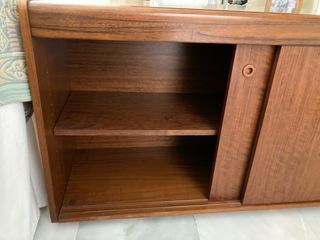 Mueble bajo madera vintage