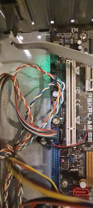 Scheda madre con processore ram e ventola