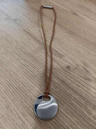 Collar de acero