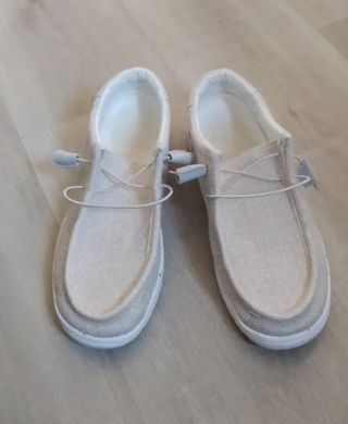 
Zapatillas náuticos beige T-40 Nuevas a estrenar 
