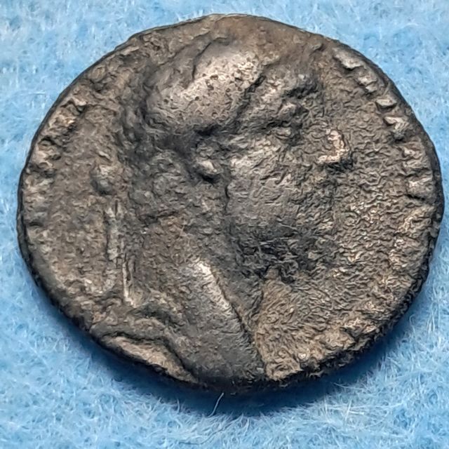 Cómodo as colonia Lanuviana moneda romana 