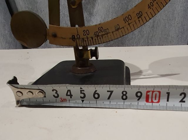 Antigua balanza para pesaje de cartas