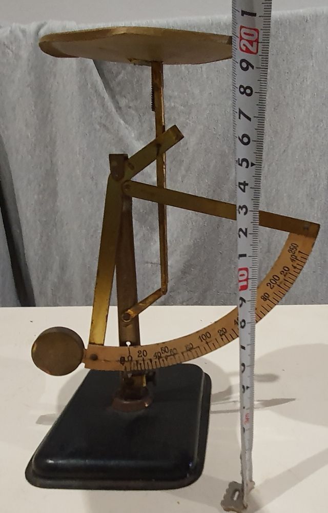 Antigua balanza para pesaje de cartas