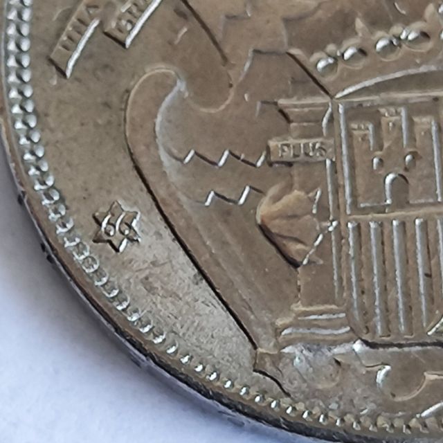 F35 Moneda 25 pesetas Franco 1957-66 SC