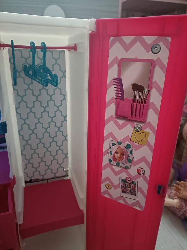 Armadio per bambole
