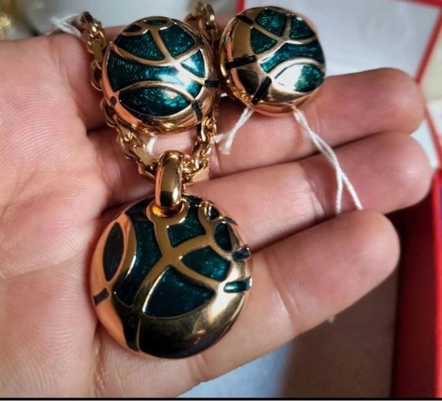 Conjunto chapado en oro | Collar y pendientes