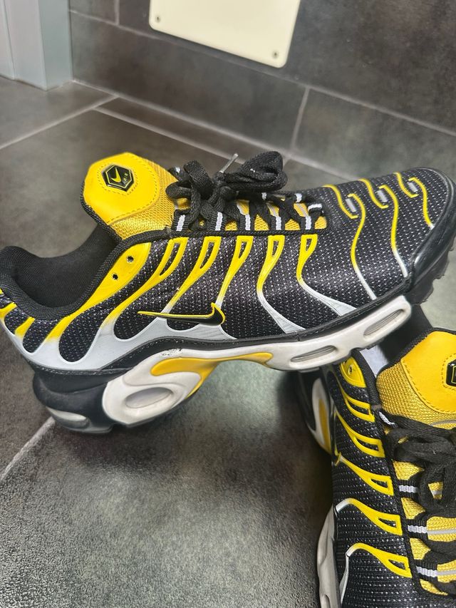 Nike Air Max Plus - Scarpe gialle e nere