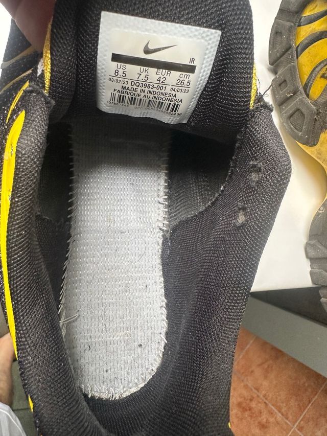 Nike Air Max Plus - Scarpe gialle e nere