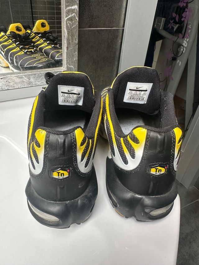 Nike Air Max Plus - Scarpe gialle e nere