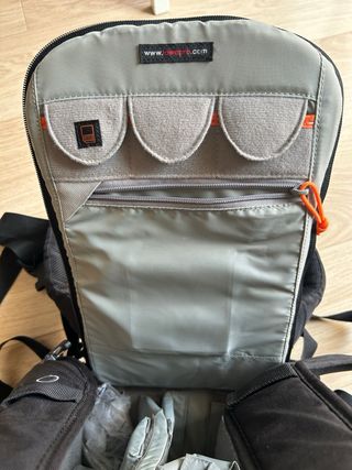 Nikon D5000 con 3 objetivos, mochila y Accesorios