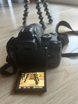 Nikon D5000 con 3 objetivos, mochila y Accesorios