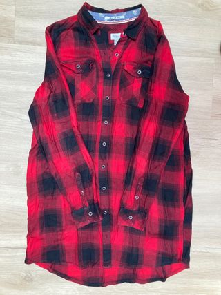 Vestido camisero niña. Perfil solidario