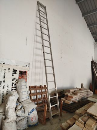 Escalera Aluminio 17 Peldaños