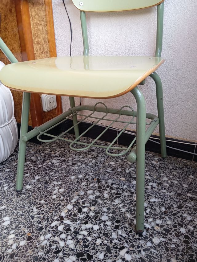 Pupitre de color verde