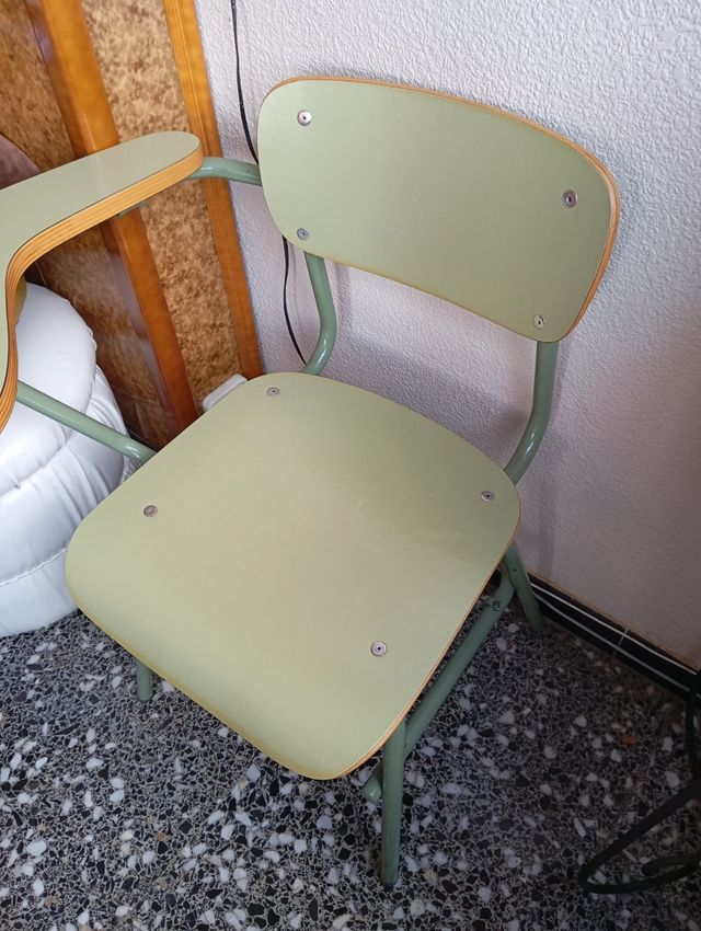 Pupitre de color verde