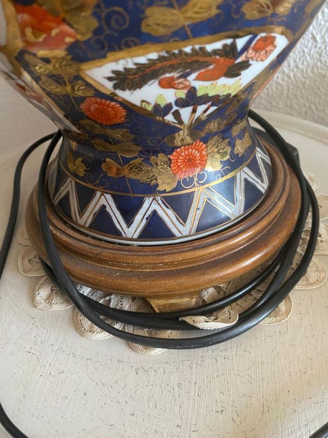 Lámpara mesa porcelana antigua azul y dorado