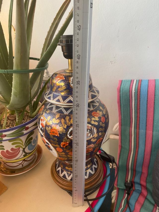 Lámpara mesa porcelana antigua azul y dorado