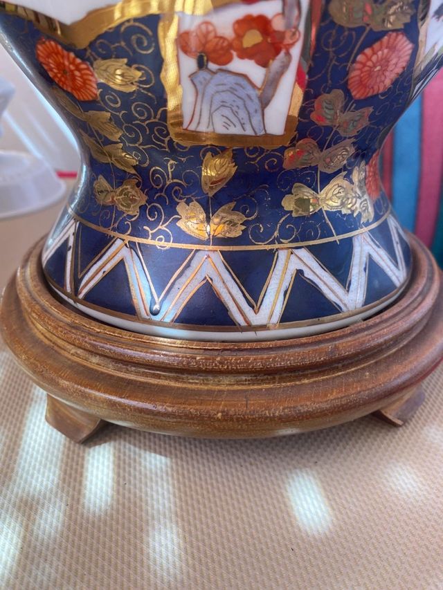 Lámpara mesa porcelana antigua azul y dorado