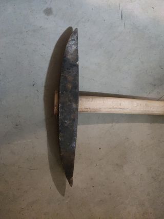 Maza antigua - herramienta de piedra