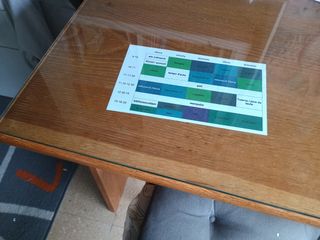 Escritorio madera con cristal, cajonera y taburete