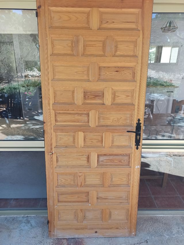 Puerta madera maciza castellana