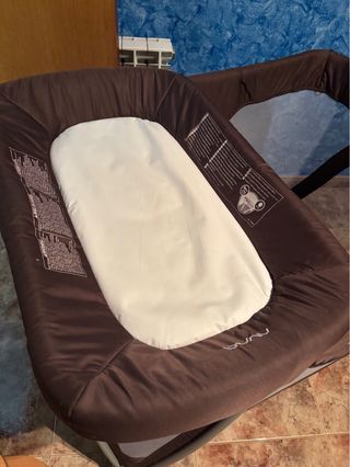 Cuna viaje Nuna Sena marrón + gimnasio madera bebe