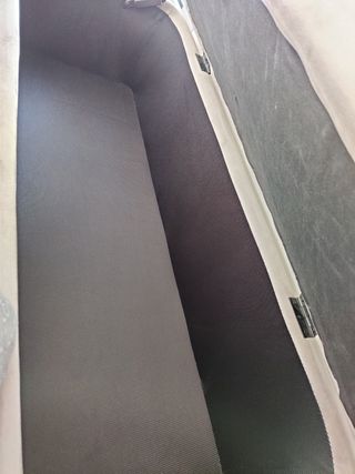 Banco baúl terciopelo gris claro