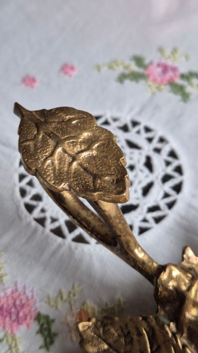 Portavelas de bronce