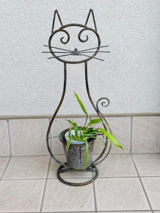 Portavaso da esterno in metallo a forma di gatto
