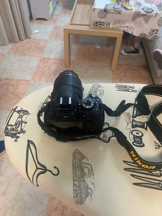 Cámara réflex Nikon D3100 - Como nueva