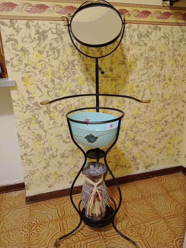 Porta vaso da notte con specchio