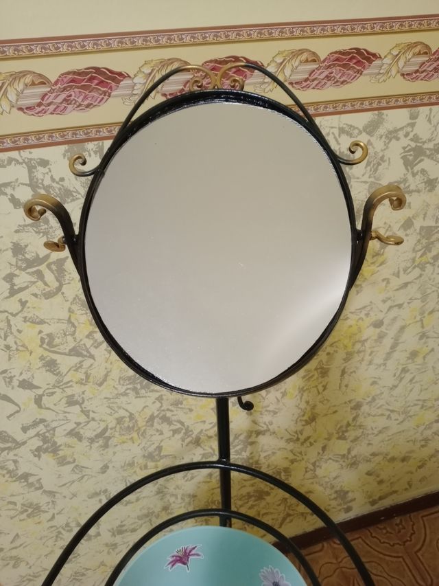 Porta vaso da notte con specchio