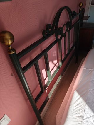 Cabecero cama metal negro-dorado