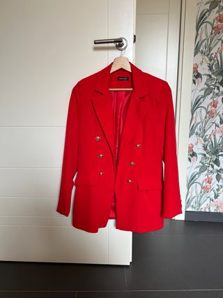 tailleur pantalone con Blazer rosso doppiopetto