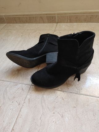 Botines negros mujer