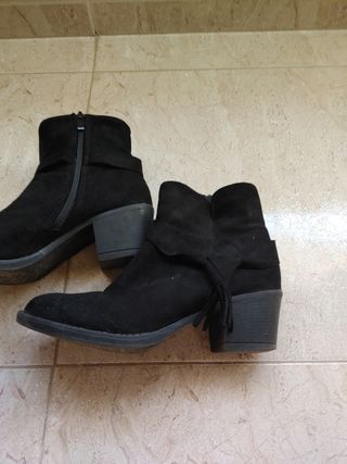 Botines negros mujer