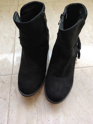 Botines negros mujer