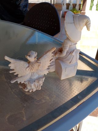 2 statue in gesso bianco