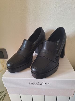 Mocassini neri tacco alto Sara López Vera pelle