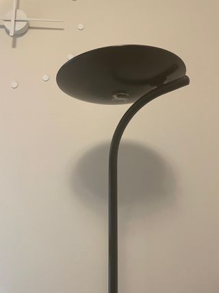 Lámpara de pie negra metalica