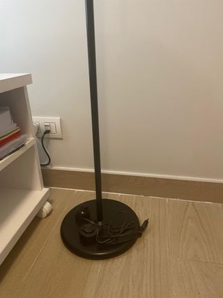 Lámpara de pie negra metalica